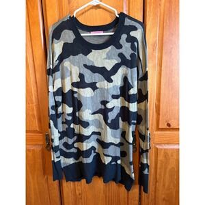 Isaac Mizrahi New York Camo Print Sweater XL Green Black Camouflage Crew Neck